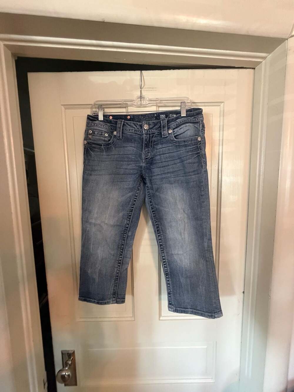 Miss Me Signature Capri Embellished Rhinestone Medium Wash Denim Jeans Size 29